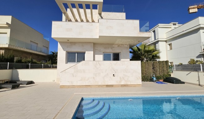 Resale - Villa - Orihuela Costa - La Zenia