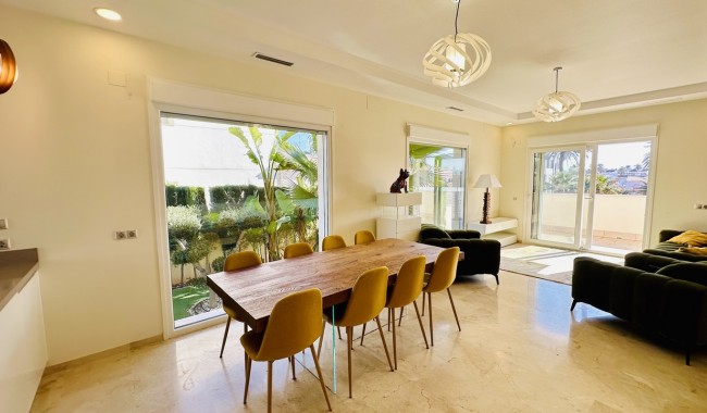 Resale - Villa - Orihuela Costa - La Zenia