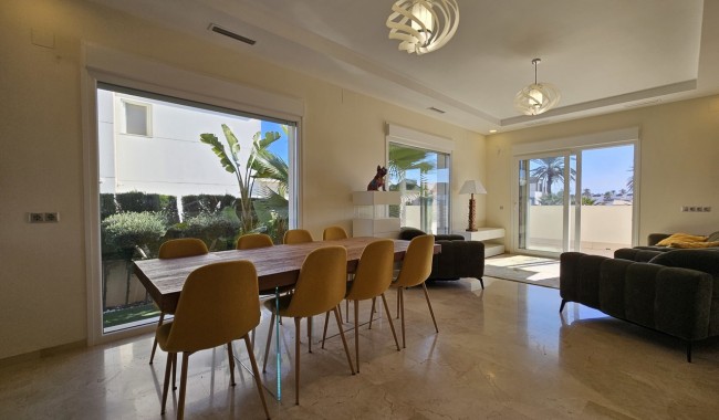 Resale - Villa - Orihuela Costa - La Zenia