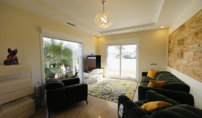 Resale - Villa - Orihuela Costa - La Zenia