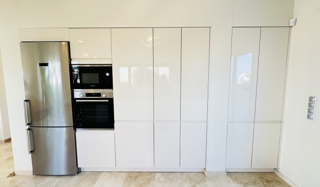 Resale - Villa - Orihuela Costa - La Zenia