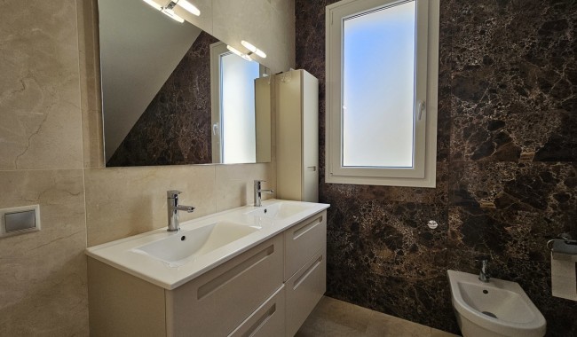 Resale - Villa - Orihuela Costa - La Zenia