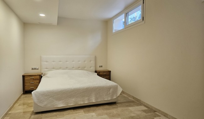 Resale - Villa - Orihuela Costa - La Zenia