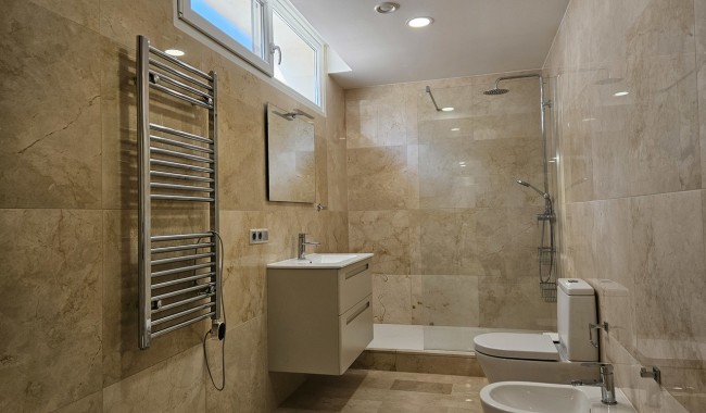 Resale - Villa - Orihuela Costa - La Zenia