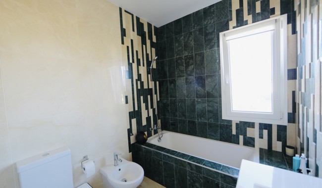 Resale - Villa - Orihuela Costa - La Zenia