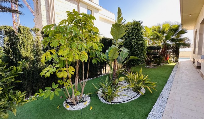 Resale - Villa - Orihuela Costa - La Zenia