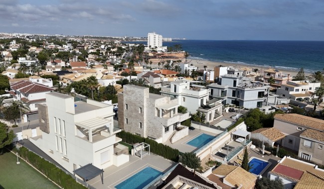 Resale - Villa - Orihuela Costa - La Zenia