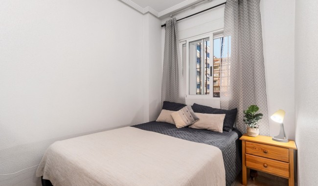 Resale - Apartment - Torrevieja - Parque las naciones