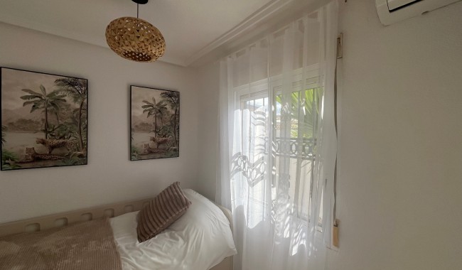 Brukt - Quatro hus - Punta Prima - Serena