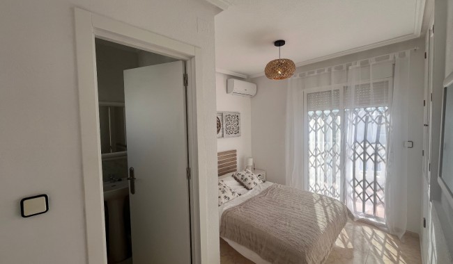 Brukt - Quatro hus - Punta Prima - Serena