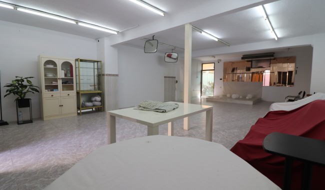 Brukt - Næringslokaler - Benijófar