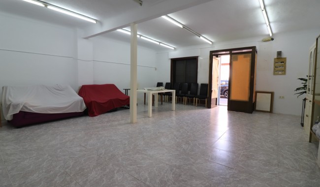 Brukt - Næringslokaler - Benijófar