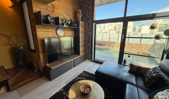 Resale - Villa - Orihuela - Lomas de Cabo Roig