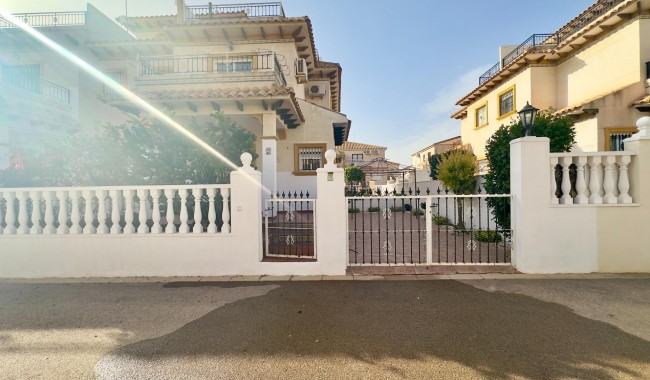 Resale - Villa - Orihuela Costa - Cabo Roig