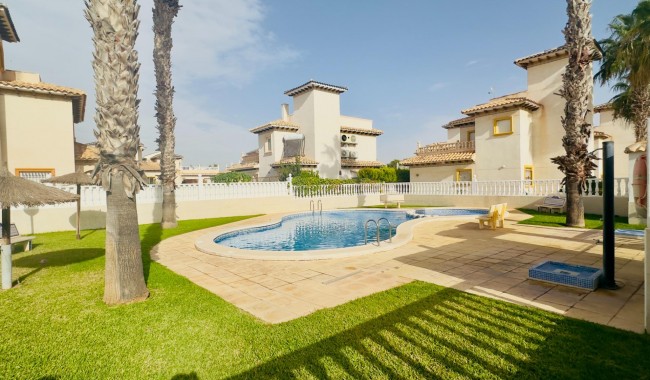 Resale - Villa - Orihuela Costa - Cabo Roig