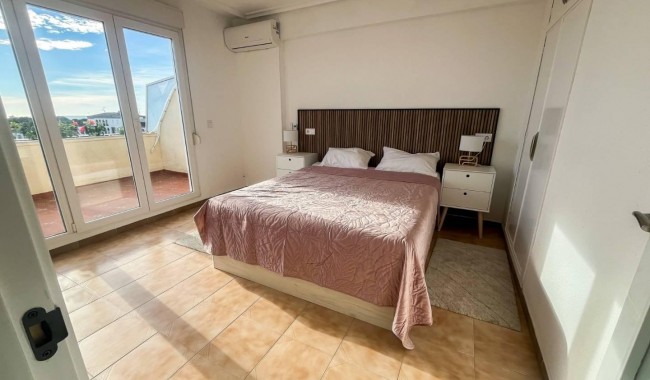 Sprzedaż - Apartament - Torrevieja - Punta Prima