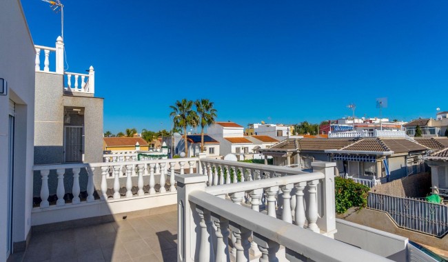 Resale - Villa - Torrevieja - El Chaparral
