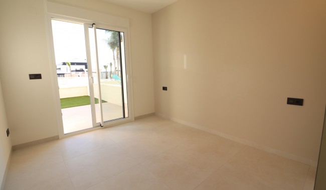 Resale - Apartment - Guardamar - El Raso