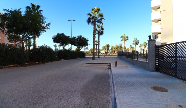 Resale - Apartment - Guardamar - El Raso