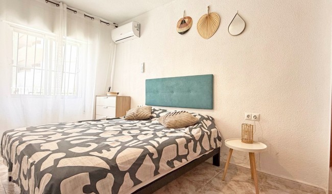 Resale - Apartment - Torrevieja - La Mata