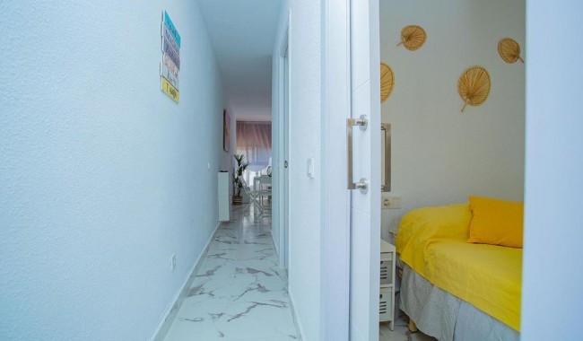 Resale - Apartment - Torrevieja - Cabo cervera