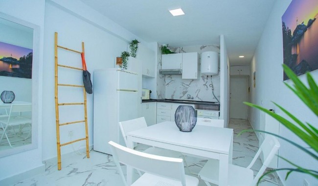 Resale - Apartment - Torrevieja - Cabo cervera