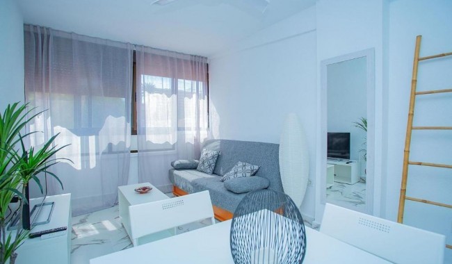 Resale - Apartment - Torrevieja - Cabo cervera