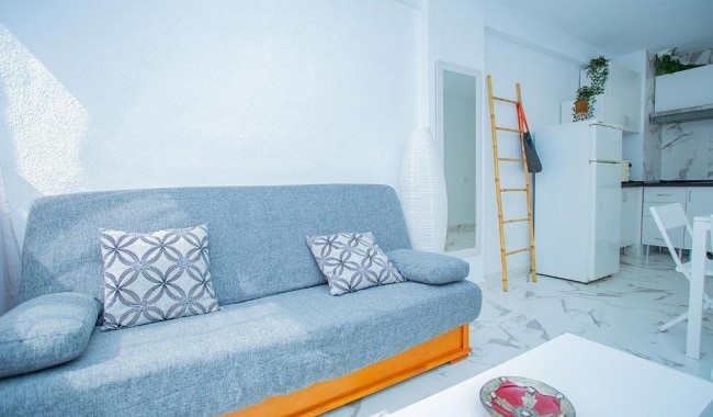 Resale - Apartment - Torrevieja - Cabo cervera