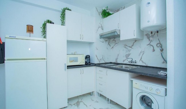 Resale - Apartment - Torrevieja - Cabo cervera