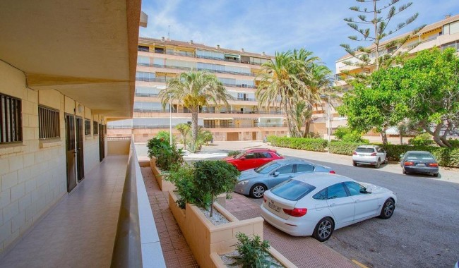 Resale - Apartment - Torrevieja - Cabo cervera