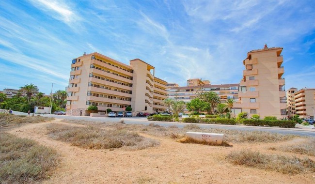 Resale - Apartment - Torrevieja - Cabo cervera