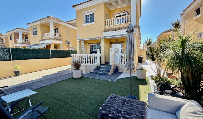 Sprzedaż - Willa - Guardamar - El Raso