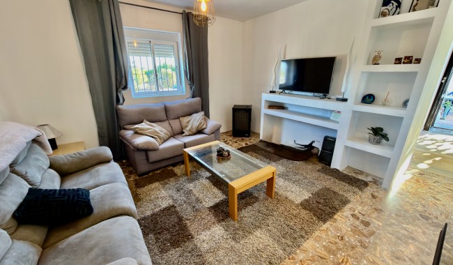 Resale - Villa - Dolores