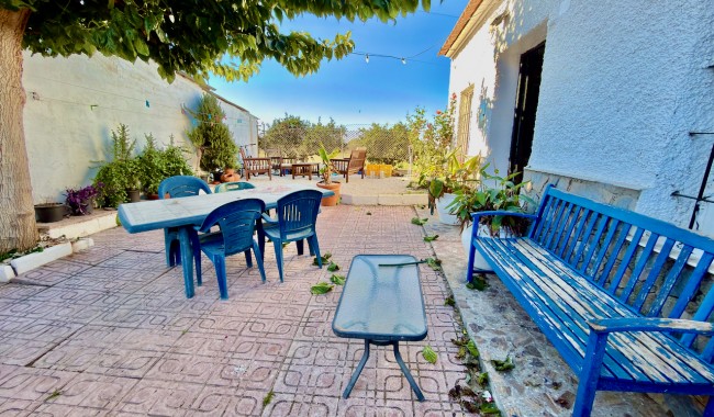 Resale - Villa - Dolores