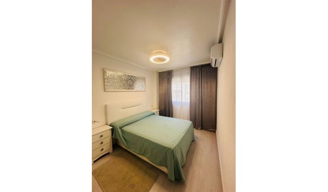 Resale - Apartment - Torrevieja - Parque de Las Naciones