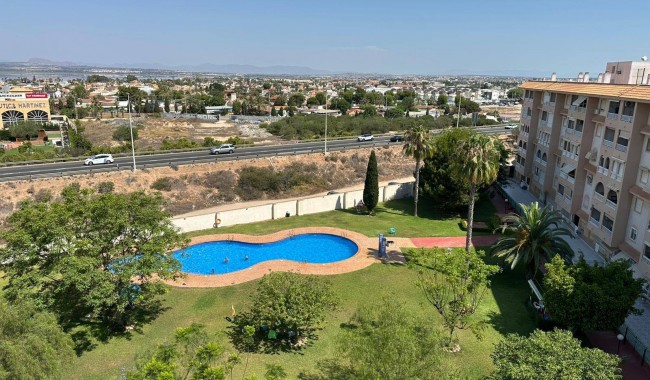 Resale - Apartment - Torrevieja - Parque de Las Naciones
