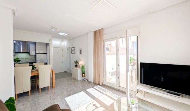 Resale - Apartment - Torrevieja - Aguas Nuevas