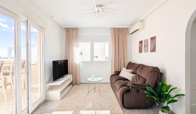 Resale - Apartment - Torrevieja - Aguas Nuevas