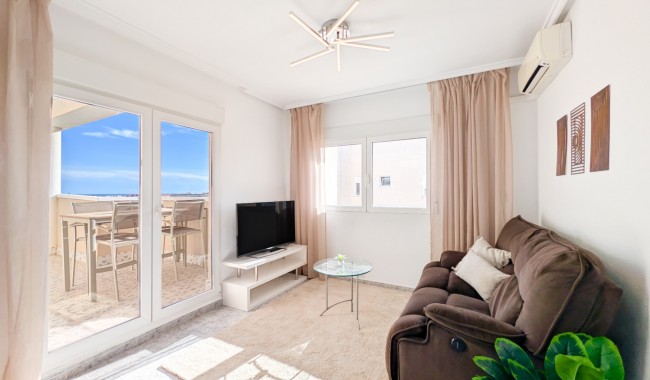 Resale - Apartment - Torrevieja - Aguas Nuevas