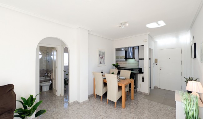 Resale - Apartment - Torrevieja - Aguas Nuevas