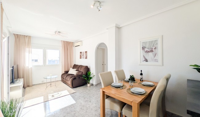 Resale - Apartment - Torrevieja - Aguas Nuevas