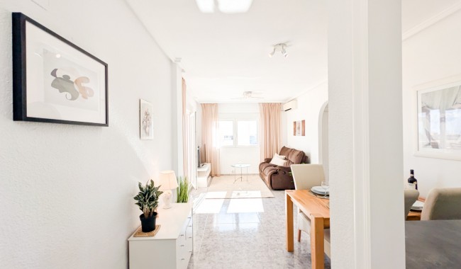 Resale - Apartment - Torrevieja - Aguas Nuevas