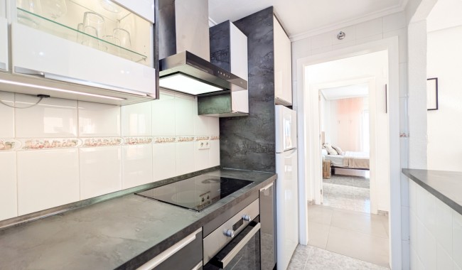 Resale - Apartment - Torrevieja - Aguas Nuevas