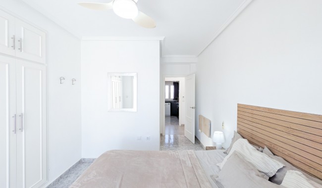 Resale - Apartment - Torrevieja - Aguas Nuevas