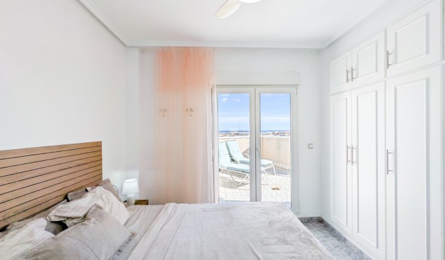 Resale - Apartment - Torrevieja - Aguas Nuevas
