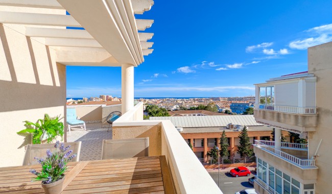 Resale - Apartment - Torrevieja - Aguas Nuevas