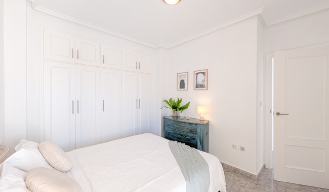 Resale - Apartment - Torrevieja - Aguas Nuevas