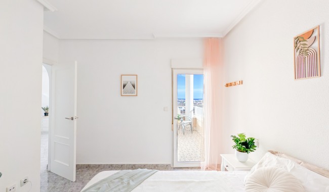 Resale - Apartment - Torrevieja - Aguas Nuevas