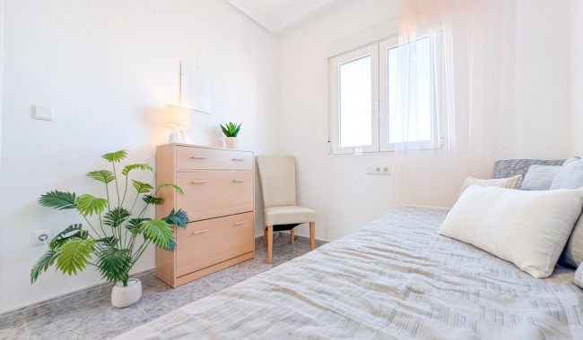 Resale - Apartment - Torrevieja - Aguas Nuevas