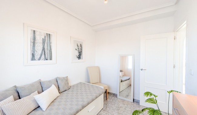 Resale - Apartment - Torrevieja - Aguas Nuevas